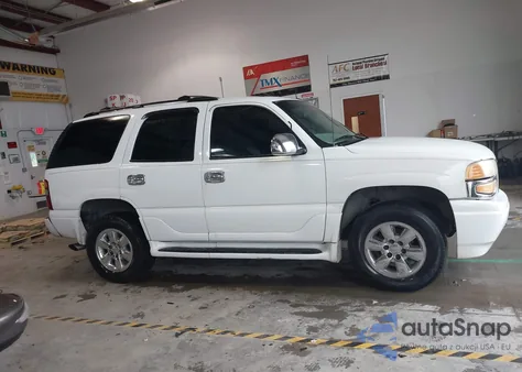 2002 GMC Yukon Denali z USA, uszkodzony, nr VIN 1GKEK63U22J276022
